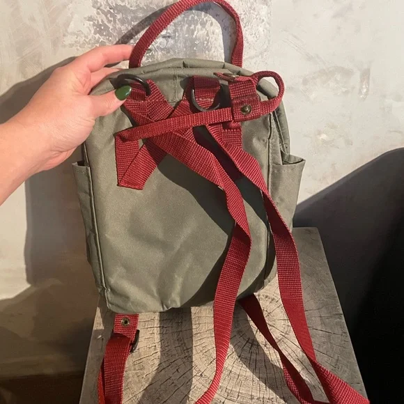 Fjallraven Kånken Olive Backpack with Burgundy Straps - Picture 4 of 6